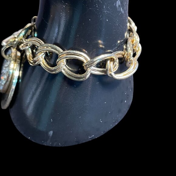 Guess Toggle Bracelet Gold Tone Chain Crystal Logo Charm Glam Chunky Jewelry - Picture 4 of 8